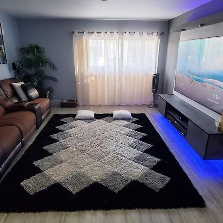 Fully Furnished, Beautiful, Spacious Two Bedroom Condo Лодерхилл Экстерьер фото
